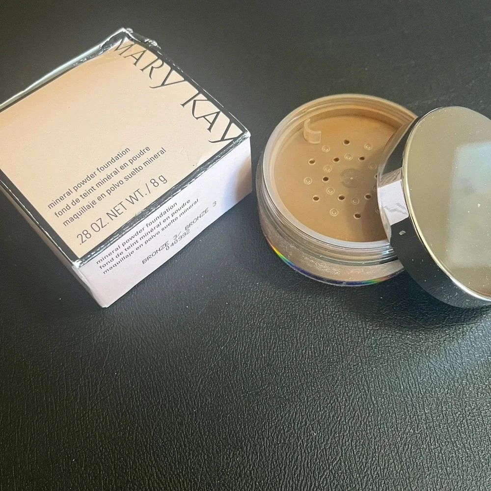 New Mary Kay Mineral Powder Foundation - Bronze 3- Full Size NIB